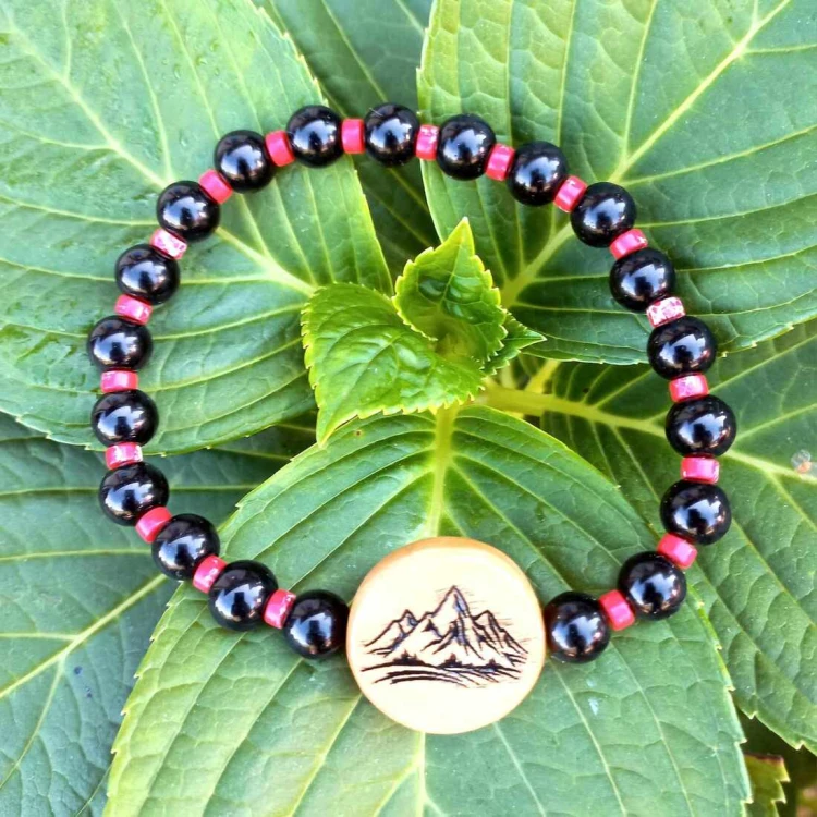 bransoletka damska, onyks, jaspis, drewno oliwne, wzór jest wypalony na stałe, obwód bransoletki 19,5cm