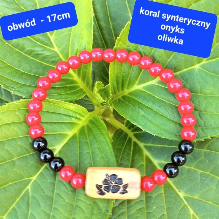 bransoletka damska  koral syntetyczny, onyks, oliwka. Z ozdobnym grawerem, kwiatkiem. obwód bransoletki 17,5cm