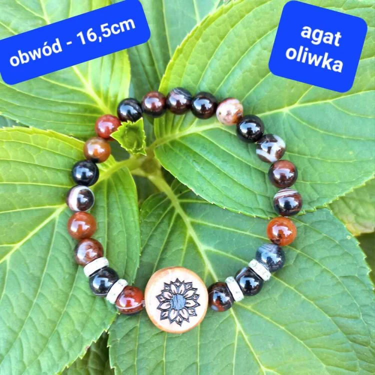 bransoletka damska kamień naturalny agat i drewno oliwne z wygrawerowanym kwiatem. obwód bransoletki 16,5cm