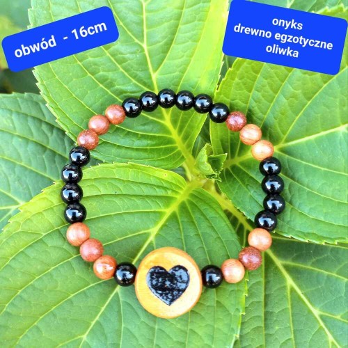 bransoletka damska kamień naturalny  onyks, drewno egzotyczne i drewno oliwne. z ozdobnym sercem. Obwód bransoletki 16cm