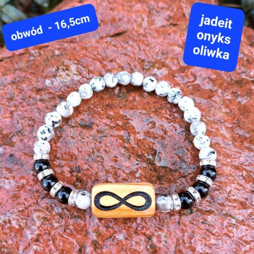Personalizowana bransoletka damska z grawerem kamienie półszlachetne: jadeit, onyks i drewno oliwne. obwód bransoletki 16,5cm