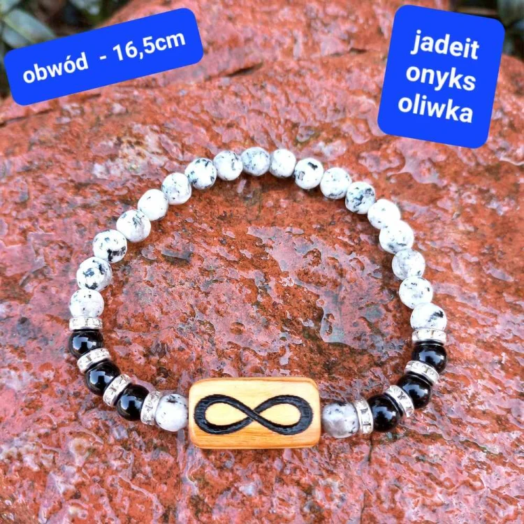 Personalizowana bransoletka damska z grawerem kamienie półszlachetne: jadeit, onyks i drewno oliwne. obwód bransoletki 16,5cm