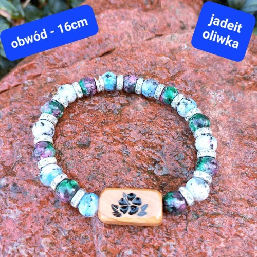 Bransoletka damska z grawerem z kamieni półszlachetnych i drewna oliwnego. obwód bransoletki 16cm