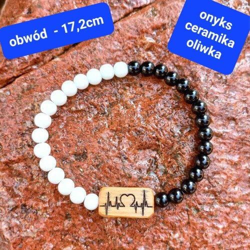 Bransoletka damska z grawerem kamienie półszlachetne onyks ceramika i drewno oliwne. Obwód bransoletki 17,2cm