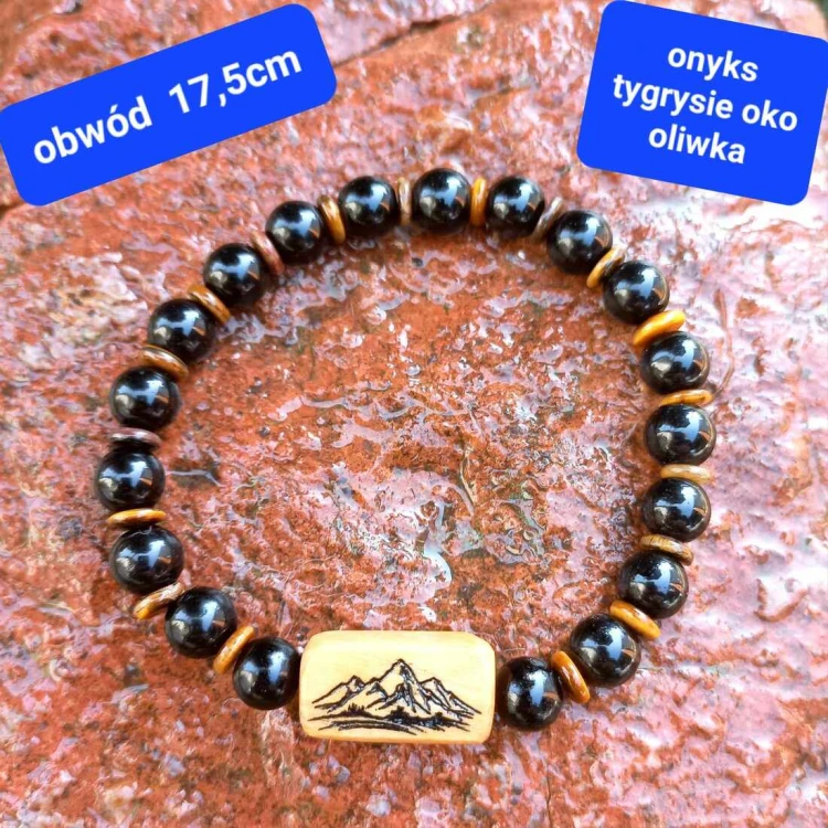 Bransoletka damska z grawerem gór z kamieni półszlachetnych i drewna oliwnego.  Obwód bransoletki: 17,5cm (po wewnętrznej stronie)