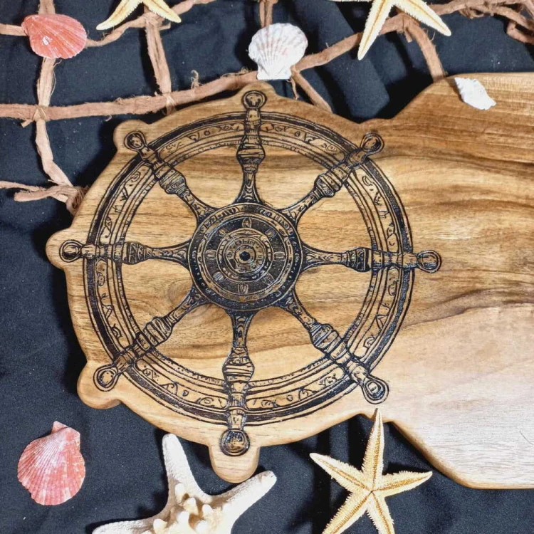 deska do krojenia i podawania przekąsek orzech włoski koło sterowe wymiary deski 29x62cm