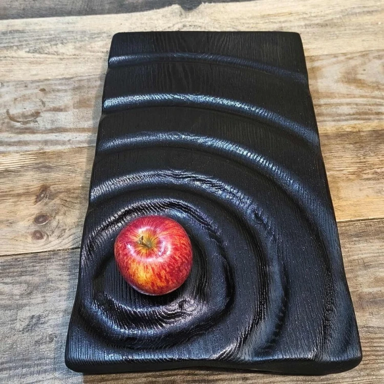Ekskluzywna Deska Dębowa do podawania przystawek. Shou Sugi Ban (Yakisugi) | Rękodzieło Nela Wood.  Wymiary deski 48x27x4,5cm