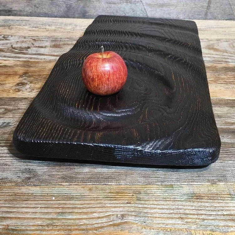 Ekskluzywna Deska Dębowa do podawania serów. Shou Sugi Ban (Yakisugi) | Rękodzieło Nela Wood.  Wymiary deski 54x29x4,5cm