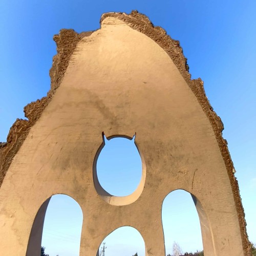 anioł stróż wycięty z plastrze brzozowym. wymiary plastra 57x24cm. Wysokość aniołka/diabełka 33cm. Plaster można postawić albo powiesić  na ścianie