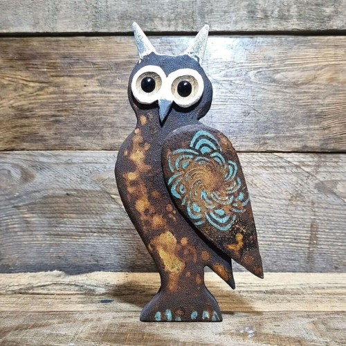 drewna dębowego, malowana na brunatno rudy z błękitną mandalą, wysokość sowy  24 cm
