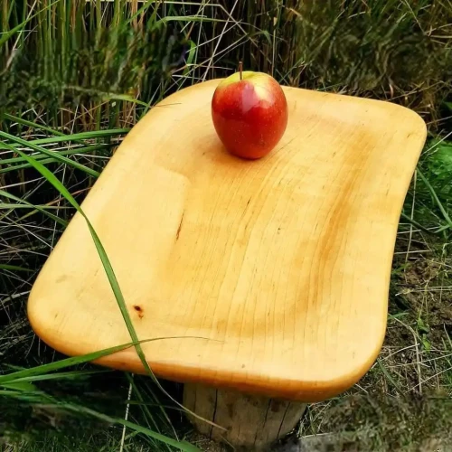 Ręcznie robiona misa z polskiego drewna olszyny o aksamitnej teksturze zaimpregnowana naturalnym olejem lnianym prezentująca unikalne słoje wymiary 32x20 cm