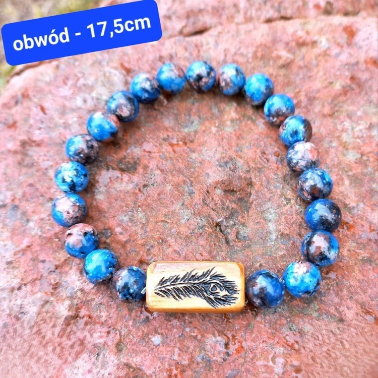 Bransoletka damska niebiesko różowa jaspis i drewna oliwnego. Obwód ok 17,5 cm. bransoletka jest na gumce