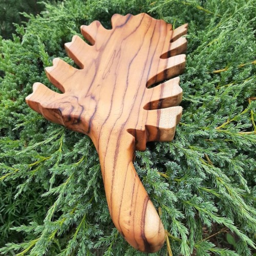 patera z drewna tekowego
na owoce - ozdobna
kształt inspirowany liściem 
wymiary 55x24x5cm