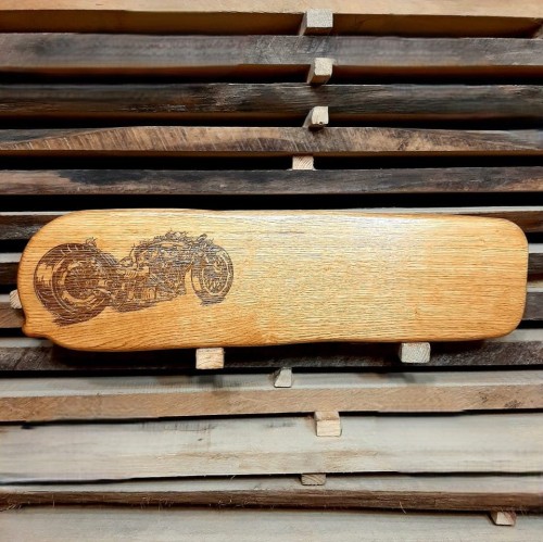 Deska drewniana ze wzorem, deska do serwowania
deska ma wypalony ozdobny wzór - motor
wymiary 16x59 cm.