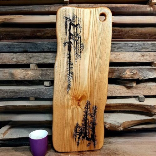 Deska drewniana do krojenia ozdobna
deska do krojenia i serwowania jesionowa
deska do podawania przekąsek z jesionu
deska do krojenia ozdobna drewniana
wymiary deski 62x23cm