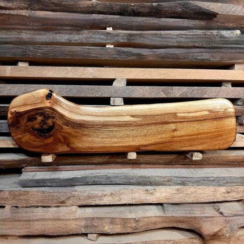 Deska drewniana do serwowania ozdobna
deska do podawania serów z orzecha włoskiego 
deska do podawania przekąsek orzech włoski
deska do podawania przystawek orzech włoski. wymiary deski 20x72