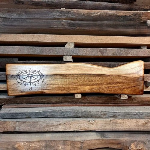 Deska drewniana do serwowania ozdobna
deska do podawania serów z orzecha włoskiego 
deska do podawania przekąsek orzech włoski
deska do podawania przystawek orzech włoski