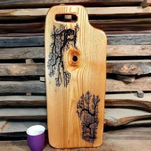Deska drewniana do krojenia ozdobna
deska do krojenia i serwowania jesionowa
deska do podawania przekąsek z jesionu
deska do krojenia ozdobna drewniana
wymiary deski 60x25cm