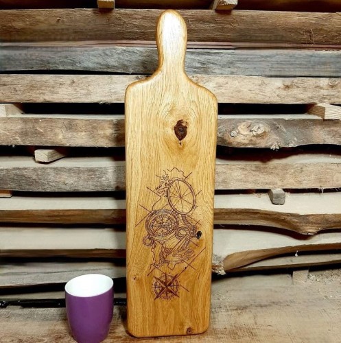 Deska drewniana do krojenia ozdobna
deska do krojenia i serwowania
deska do podawania przekąsek
deska do krojenia ozdobna
na desce jest wypalony motyw marynistyczny. wymiary deski 53x14cm