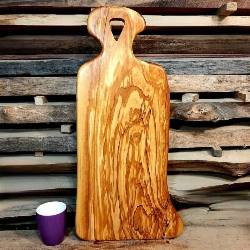 Deska drewniana do krojenia i serwowania ozdobna
deska do krojenia i podawania serów z drewna oliwnego 
deska do krojenia i podawania przekąsek drewno oliwne
deska do krojenia i podawania przystawek drewno oliwne
wymiary deski 61x30cm