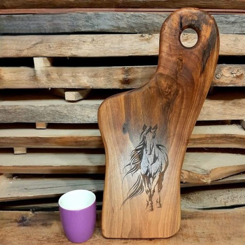 Deska drewniana do serwowania ozdobna deska do podawania serów z orzecha włoskiego deska do podawania przekąsek orzech włoski deska do podawania przystawek orzech włoski. wymiary deski 49x20cm