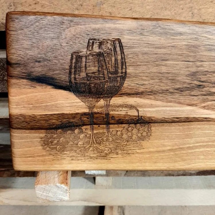 Deska do krojenia i serwowania, ozdobna deska do krojenia i podawania serów z orzecha włoskiego, deska do krojenia i  podawania przekąsek orzech włoski, deska do podawania przystawek orzech włoski