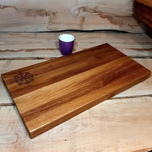 Deska drewniana do podawania serów, ozdobna deska do serwowania, deska do podawania przekąsek, deska do podawania przystawek ozdobna, na desce jest wypalony ozdobny wzór, podawane potrawy będą wyglądały jeszcze smaczniej. Wymiary deski - 31x60 cm
