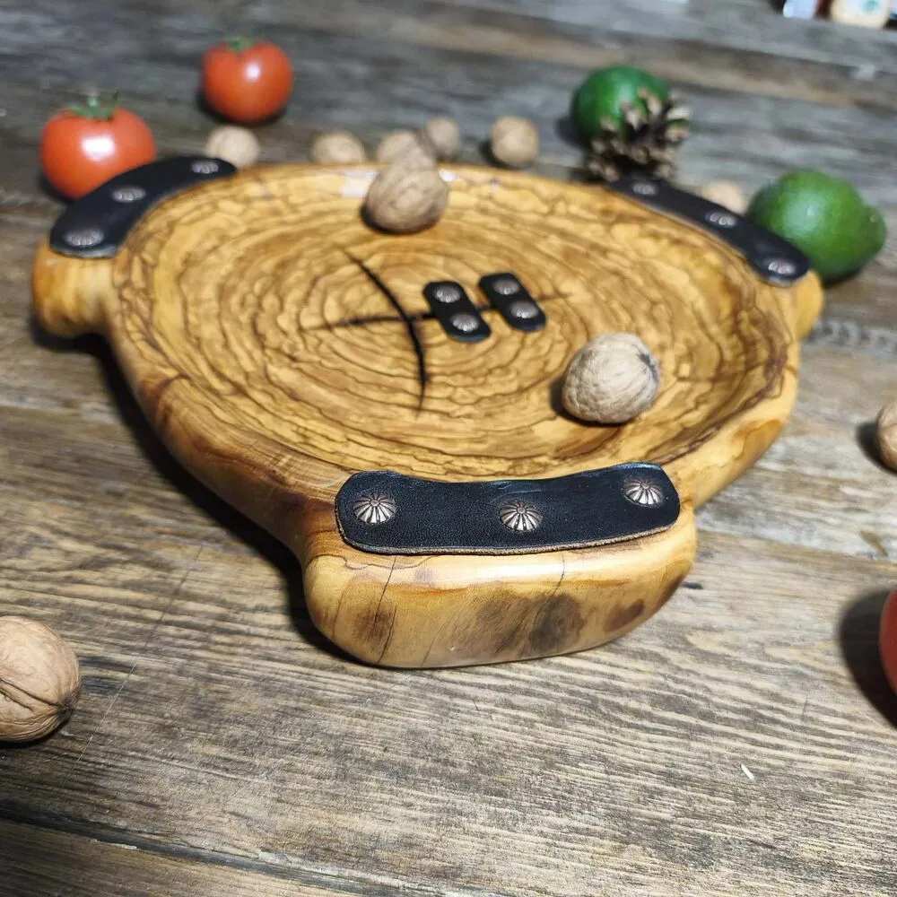 Ozdobna patera z drewna szlachetnego Nela Wood - luksusowy dodatek do wnętrz Raw Luxury
