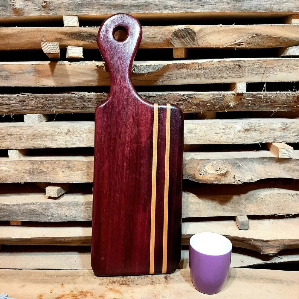 Dwukolorowa deska do krojenia z drewna amarant i buku - unikalny design od Nela Wood