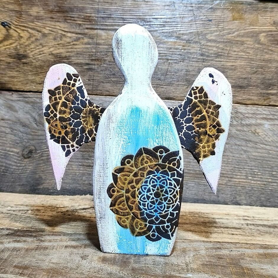 Biało-błękitny Anioł Stróż Nela Wood z litego dębu (21 cm)