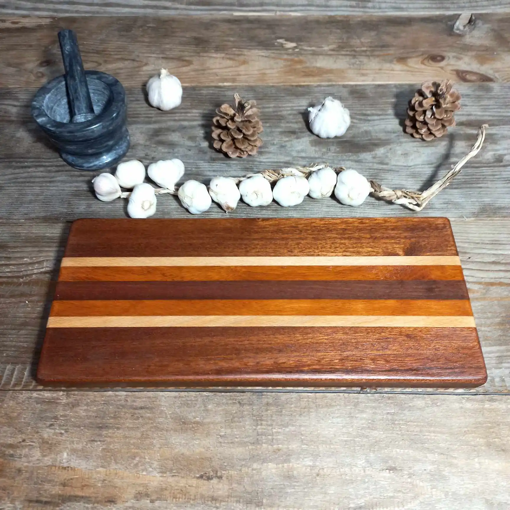 Ekskluzywna deska do serwowania jesion mahoń wenge Nela Wood