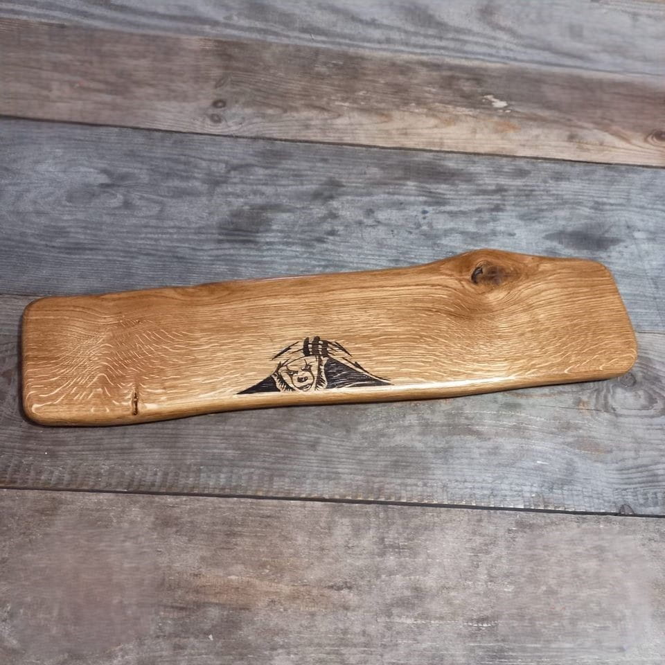 Długa deska dębowa 15x57 cm do podawania przekąsek z grawerem, rękodzieło Nela Wood
